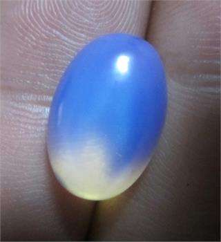 6.7 ct 100% Natural light blue opal