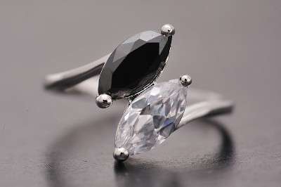 10k white gold filled white & black sapphire ring size 7.5
