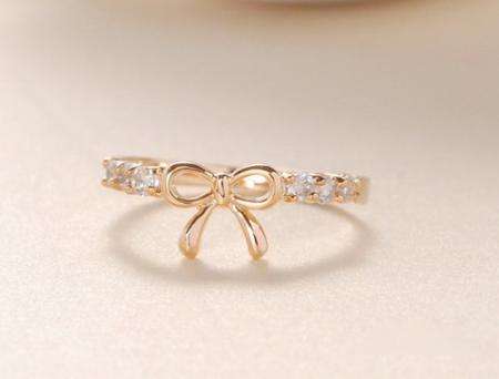 Lovely bowknot crystal ring size 6