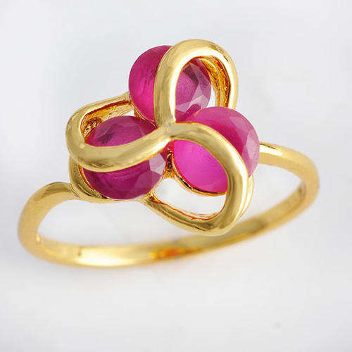 Gold filled 3 ruby clover ring size 6