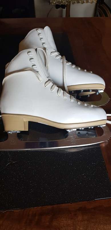 Womans RIsport Figure Skates