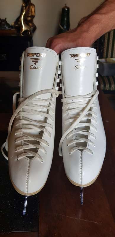 Womans RIsport Figure Skates