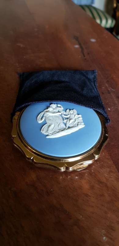 Vintage Wedgwood Compact