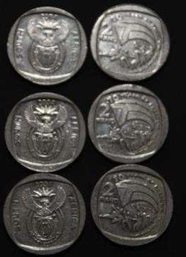 2004 R2 coins