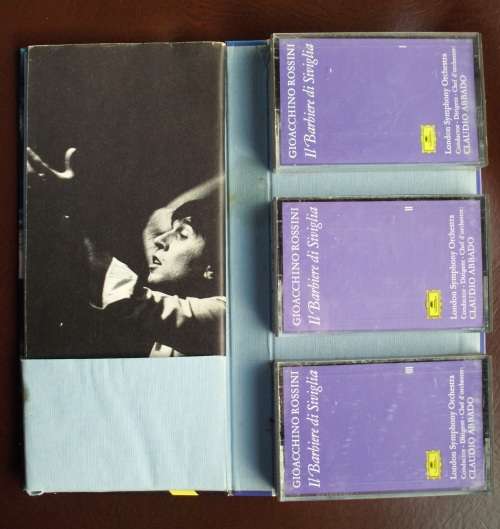 Music cassettes 3 piece `The Barber Of Seville` vintage