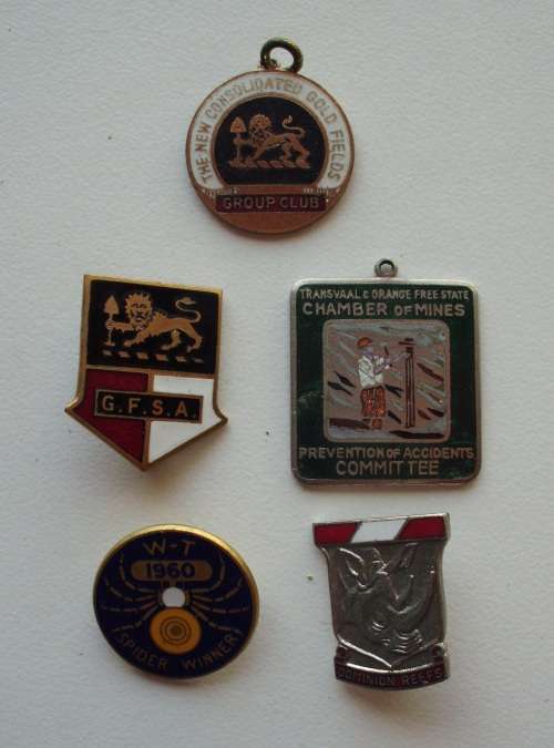 Badges mining various vintage