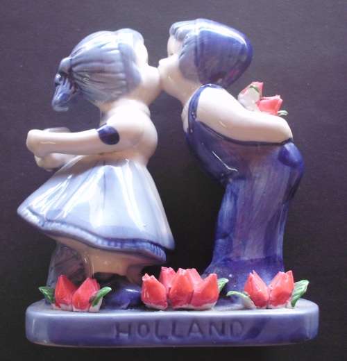 Delft cute statue Holland excellent condition