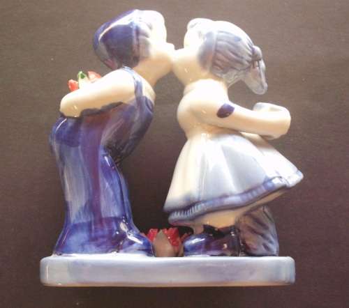 Delft cute statue Holland excellent condition