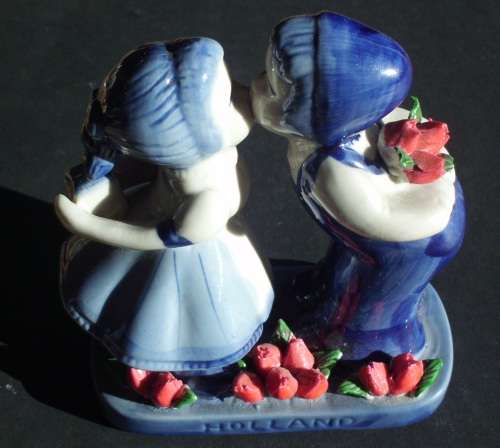Delft cute statue Holland excellent condition