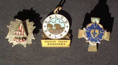 Badges x 3 mixed lot