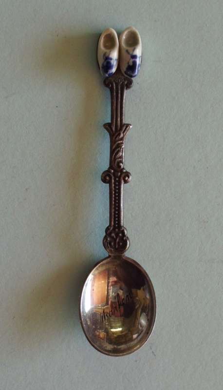 Spoon Holland Marken with shoes vintage