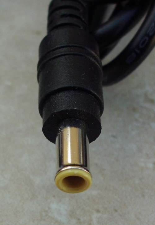 Samsung Laptop Charger 19v 2,1a  5,5 x 3mm