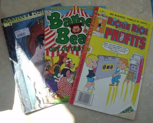 Comic books x 3 mixed lot