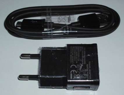 Samsung S3 chargers + usb cable.