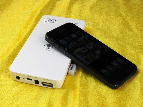 Mini wireless wi-fi projector