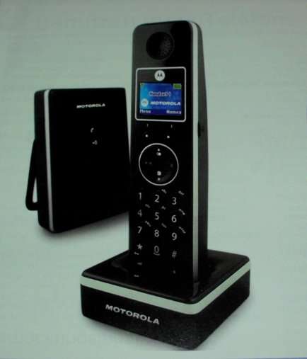 Wireless phone set and answering machine in white.