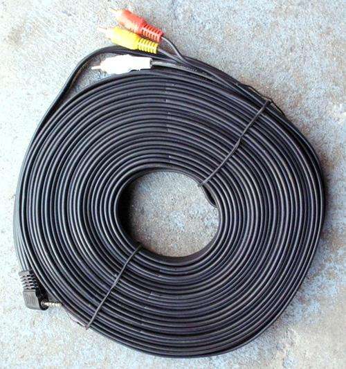 Cable stereo 3,5 mm to 3 rca   10m lengths.