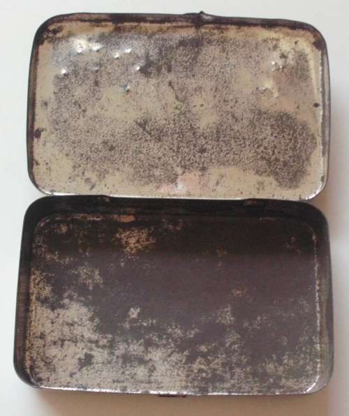 Tins x 2 - Antique - 3 Castles/Meggezones
