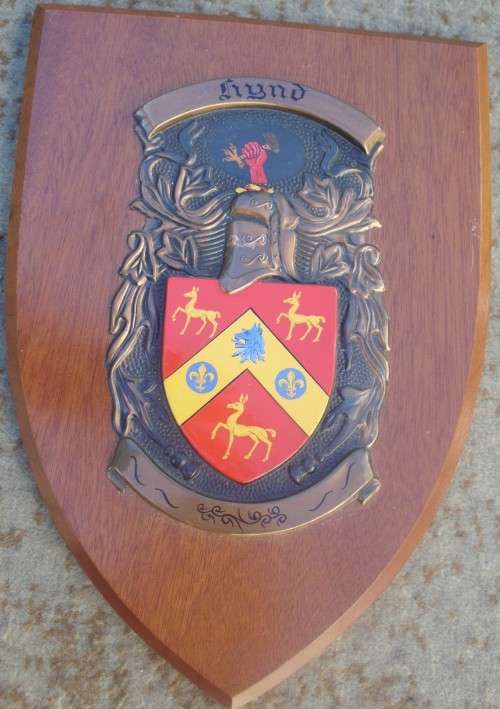 Wooden Family Emblem - Hynd - Scotland