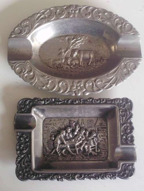 Ashtrays - x 2 - Vintage - Small