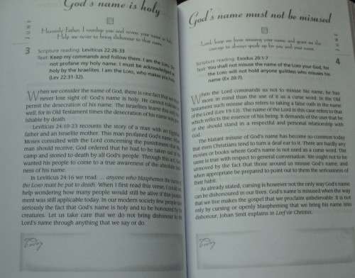 Bible/Book - Underneath God`s Rainbow - Nina Smit - 2004 - B