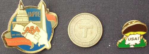 Pin Badges x 2 + Token - USA