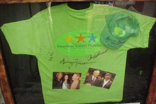 T-shirt + Cap signed - Clint Eastwood+ Morgan Freeman