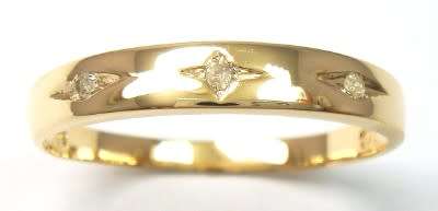 STUNNING 9CT SOLID YELLOW GOLD 3 DIAMOND RING (INVEST NOW IN GOLD)