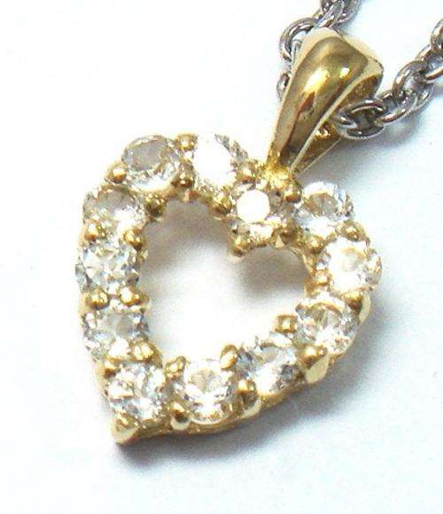 BEATIFUL 9CT YELLOW GOLD NATURAL WHITE TOPAZ HEART PENDANT