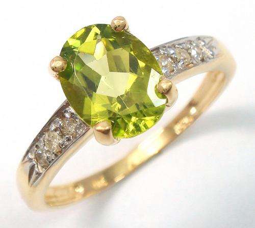 **STUNNING**BEAUTIFUL 9KT YELLOW GOLD 1.6CT OVAL PERIDOT & DIAMOND RING