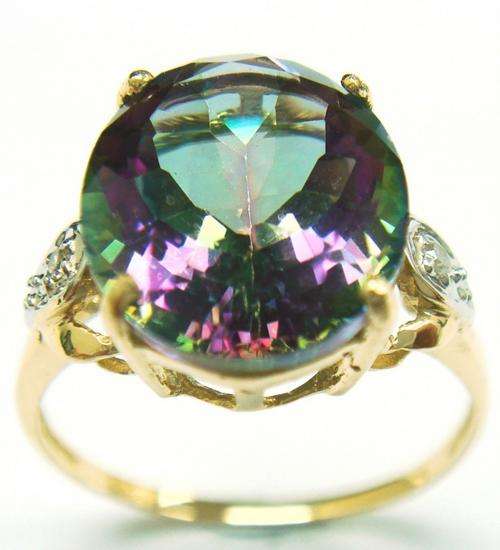 STUNNING 9CT YELLOW GOLD OVAL MYSTIC TOPAZ/DIAMOND RING