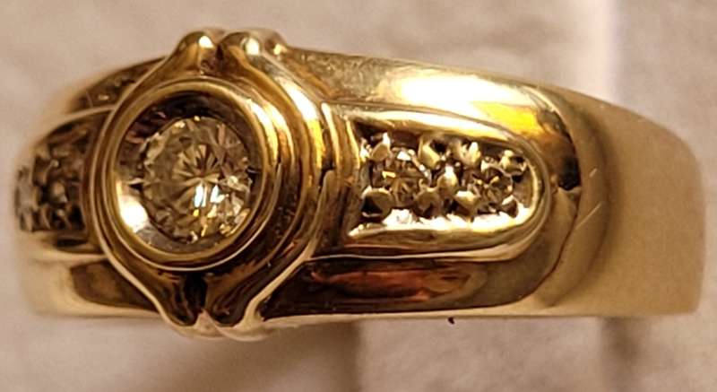 BRILLIANT SOLID 9CT YELLOW GOLD DIAMOND RING