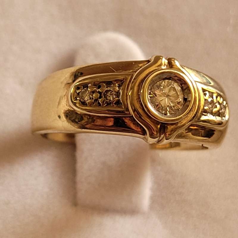 BRILLIANT SOLID 9CT YELLOW GOLD DIAMOND RING