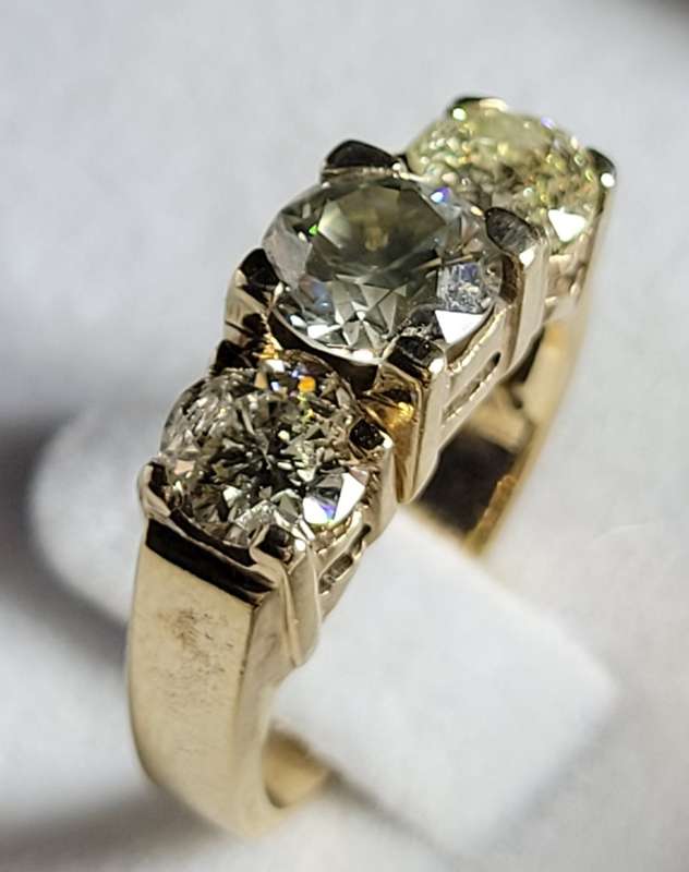 BEAUTIFUL SOLID 9CT YELLOW GOLD 3CT EYE CLEAN DIAMOND RING