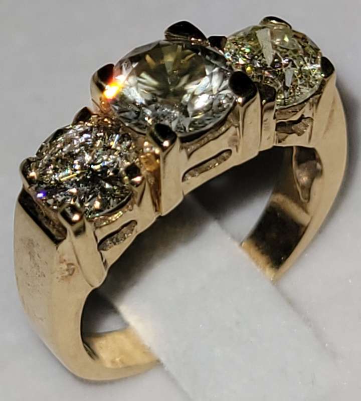 BEAUTIFUL SOLID 9CT YELLOW GOLD 3CT EYE CLEAN DIAMOND RING