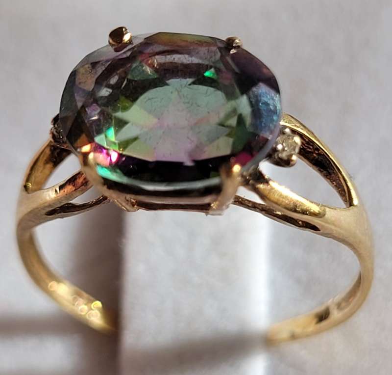 BEAUTIFUL 9KT SOLID YELLOW GOLD OVAL MYSTIC TOPAZ & DIAMOND RING SIZE  O