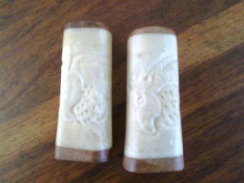 ""BEAUTIFUL CARVED BONE SALT EN PEPPER SET""