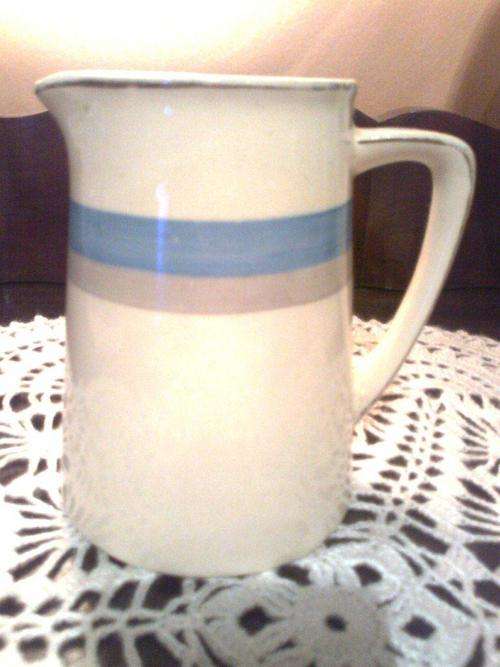 !!!BEAUTIFUL JOHN MADDOCK ROYAL IVORY CREAMER!!!