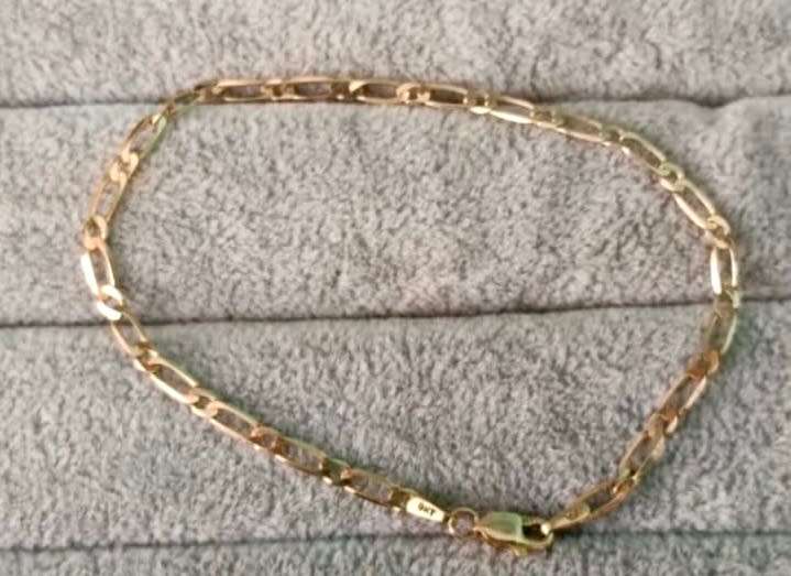 9CT GOLD FIGARO BRACELET