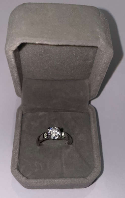 BRAND NEW - 1.30ct Classic Cubic Zirconia 18k Gold Plated 4 Prong Setting Engagement Ring