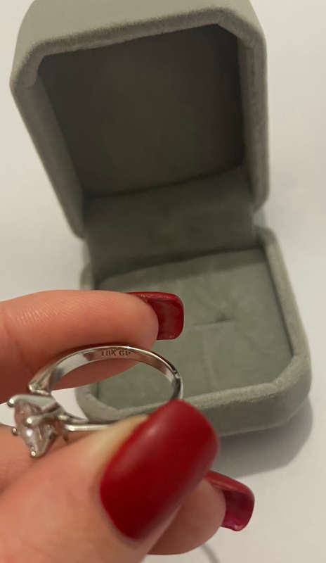 BRAND NEW - 1.30ct Classic Cubic Zirconia 18k Gold Plated 4 Prong Setting Engagement Ring