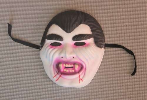Halloween - Vampire / Dracula Costume and Voice Changer Set