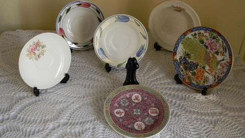 "WOW" 6 Stunning Vintage Plates with stands for sale. Still in very good condition.