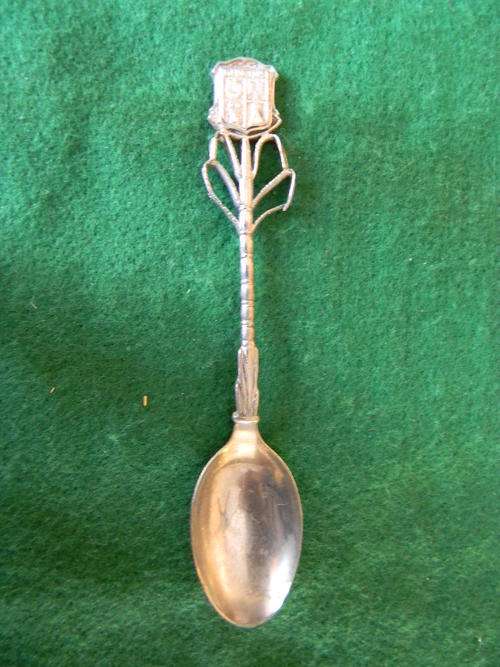 Stunning collector spoon of Mauritius. In good condition.