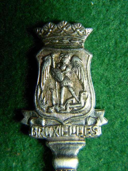 Wow stunning silver souvenir spoon of (Bruxelles (see haulmark). In good condition.