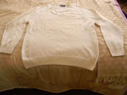 2 Mens White jerseys, size extra large.In good condition. Postage R40.00 for first. Extra 1 R20.00.