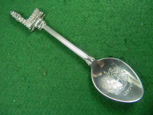 Big Ben Tower London in silver plated (excellent condition) bid per spoon