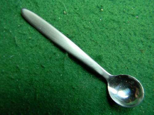 What a Lovely small musterd spoon as per picture. In excellent condition.Stainless steel (79mm long)