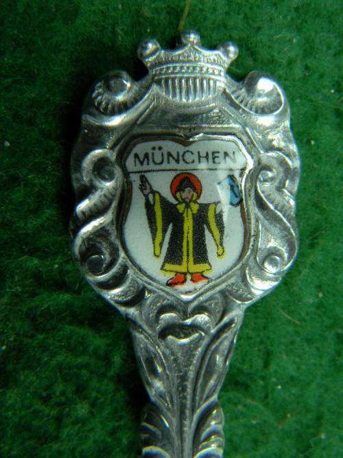 Silver Souvenir spoon  from Munchen in excellent condition (100 silver)