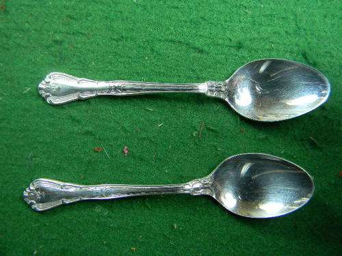 2 kings pattern a1 eetrite epns Celeste spoons in perfect condition